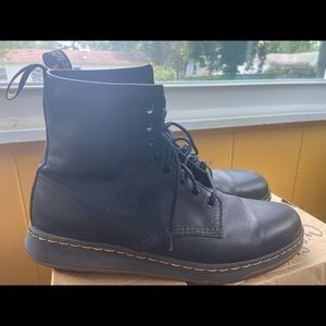 Dr Martens Newton - Men’s 13
